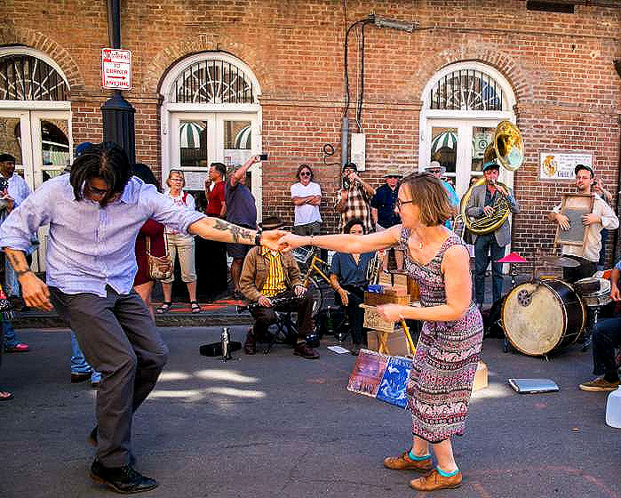 Community Cajun Dancing (9pm)